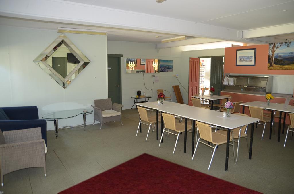 Beerwah Glasshouse Motel Exterior foto