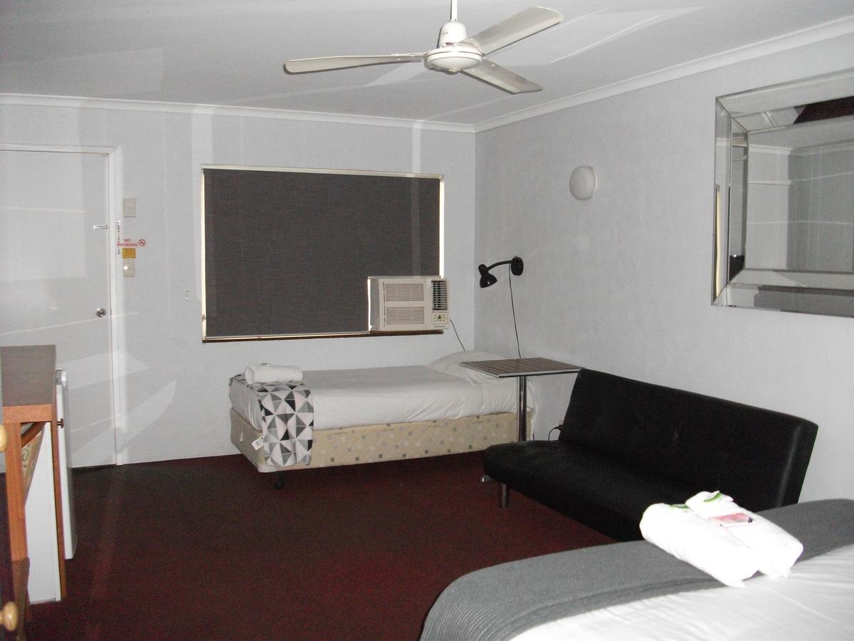 Beerwah Glasshouse Motel Exterior foto
