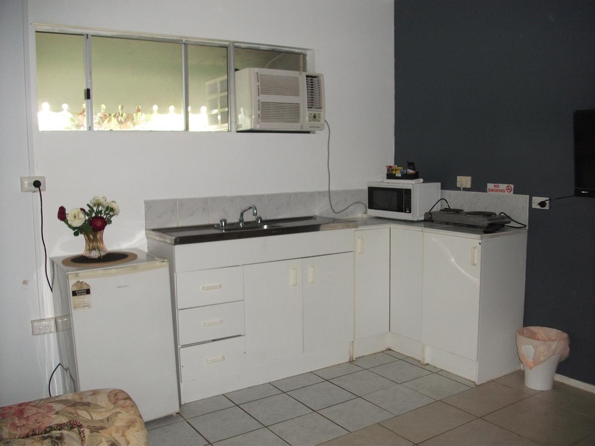 Beerwah Glasshouse Motel Exterior foto