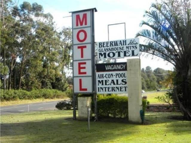 Beerwah Glasshouse Motel Exterior foto