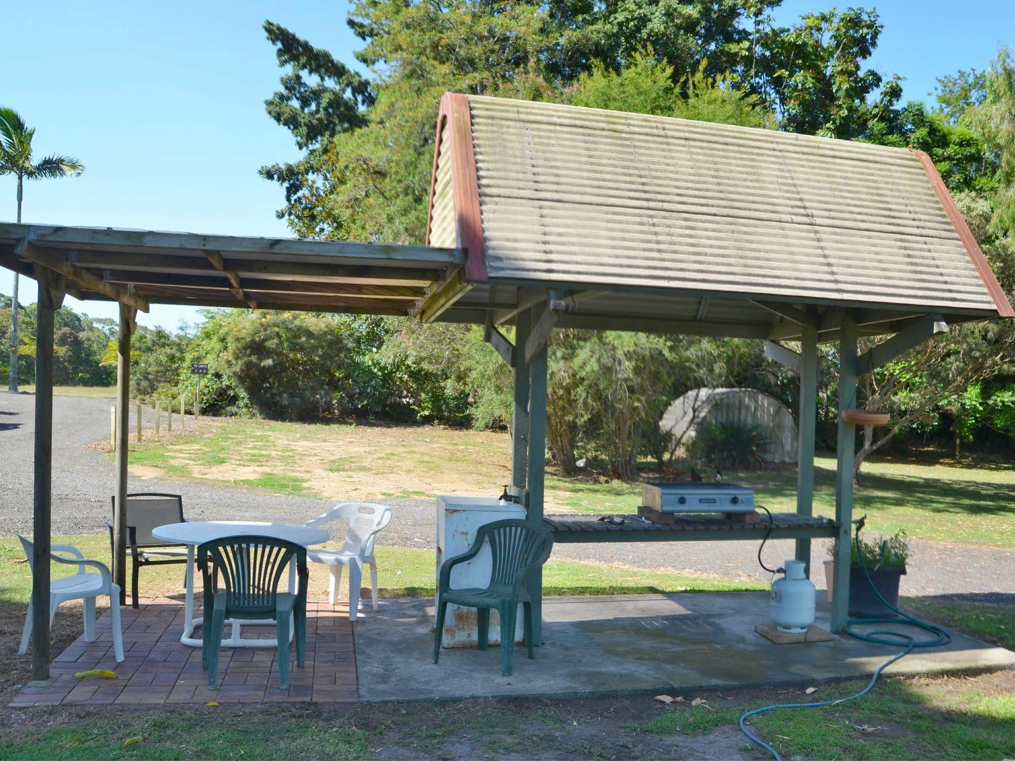 Beerwah Glasshouse Motel Exterior foto