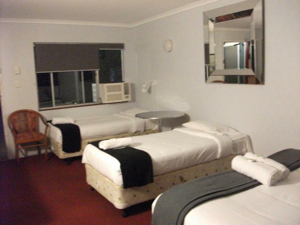 Beerwah Glasshouse Motel Exterior foto